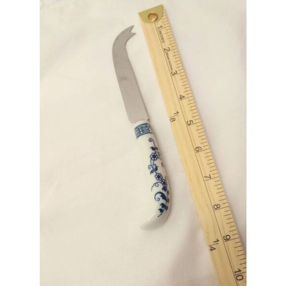 Vintage Lord & Taylor flatware piece ceramic handled cheese knife. Blue and whit - Picture 5 of 5